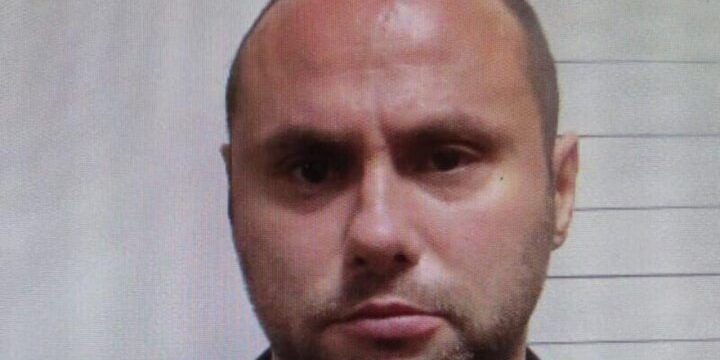 Жителей Тверской области обчистил чужую квартиру и подрался с полицейскими