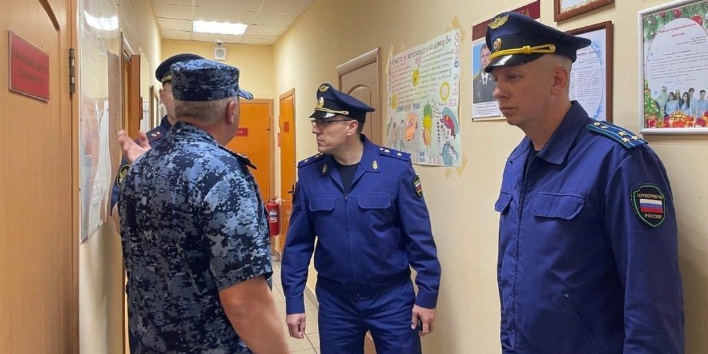 Procuratore Alexander Gulyagin ispeziona il centro di correzione di Tambov per garantire il rispetto dei diritti umani e delle leggi penitenziarie