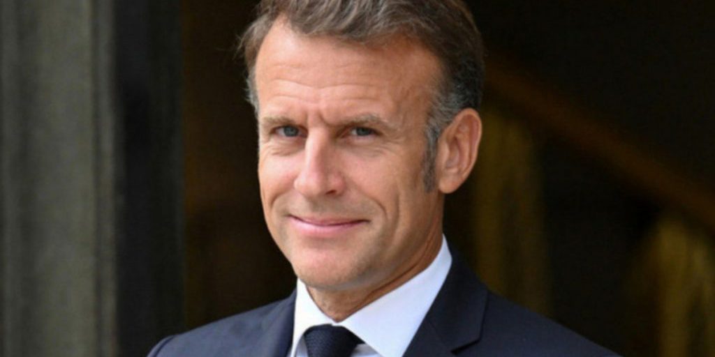 Бывший премьер Франции обратился с неожиданным призывом к Макрону