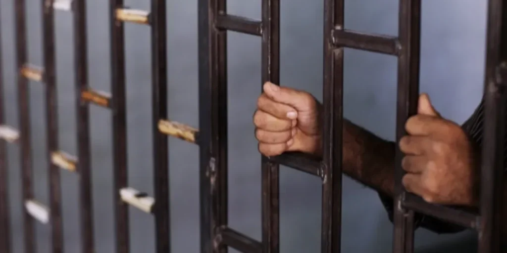 Myanmar annuncia amnistia per 3.085 detenuti per consentire loro di votare alle elezioni del 28 dicembre