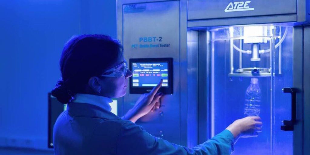 Mosca dà una seconda vita a miliardi di bottiglie di plastica con il suo innovativo sistema di raccolta differenziata