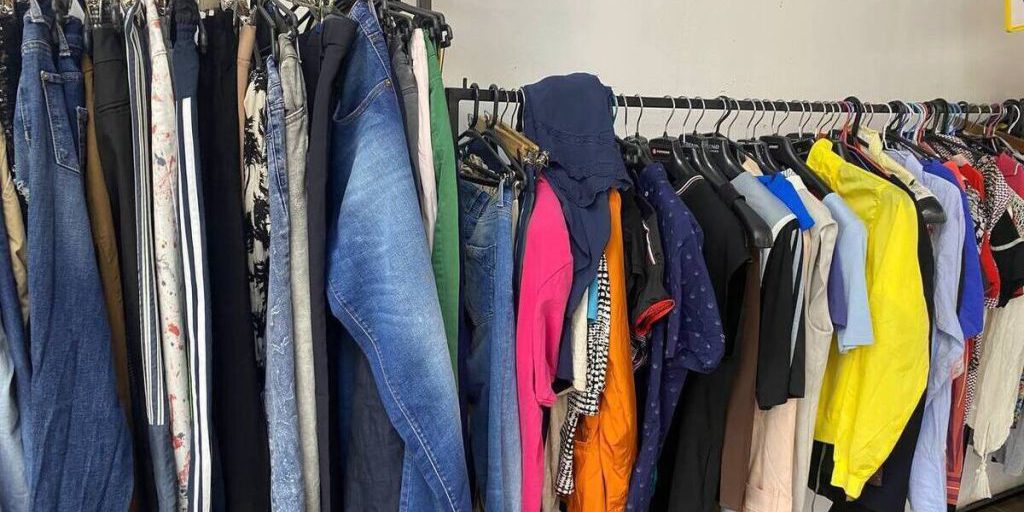 Crisi dell'industria tessile a San Pietroburgo: fatturato in calo nonostante la crescita generale dell'industria locale