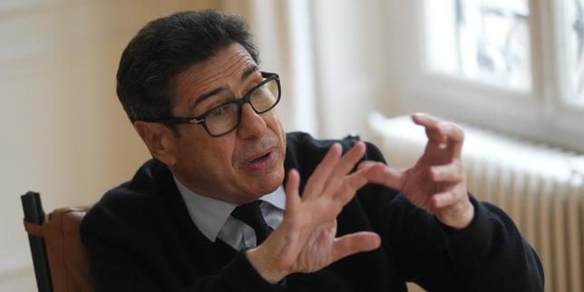 Nuovo Governo Francese: Sospensione della Riforma delle Pensioni, una Questione Calda e Complessa