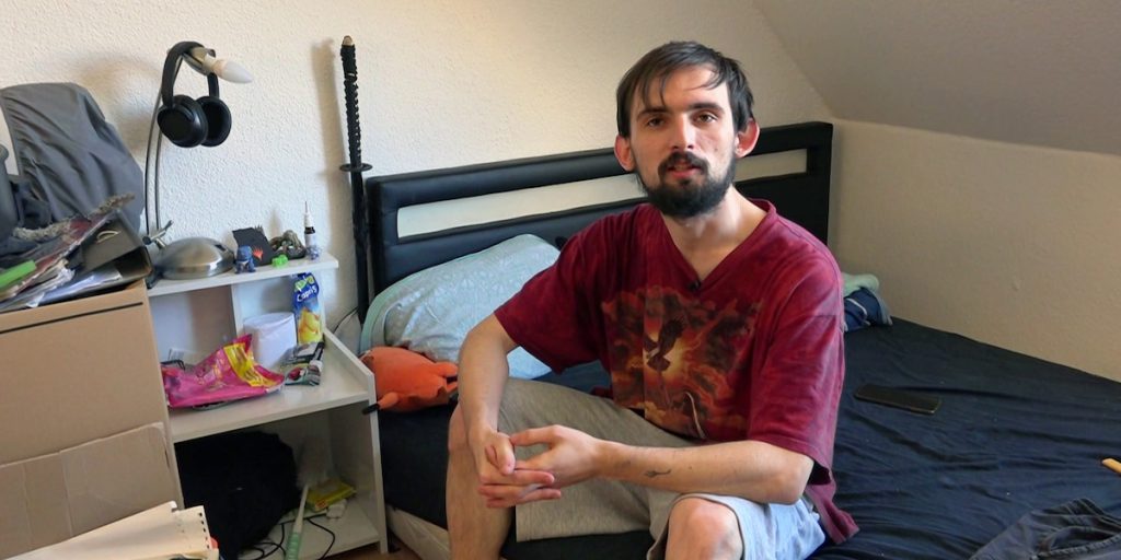 Bürgergeld-Empfänger verkürzt seine Maßnahme – er will seine Wohnung einrichten  