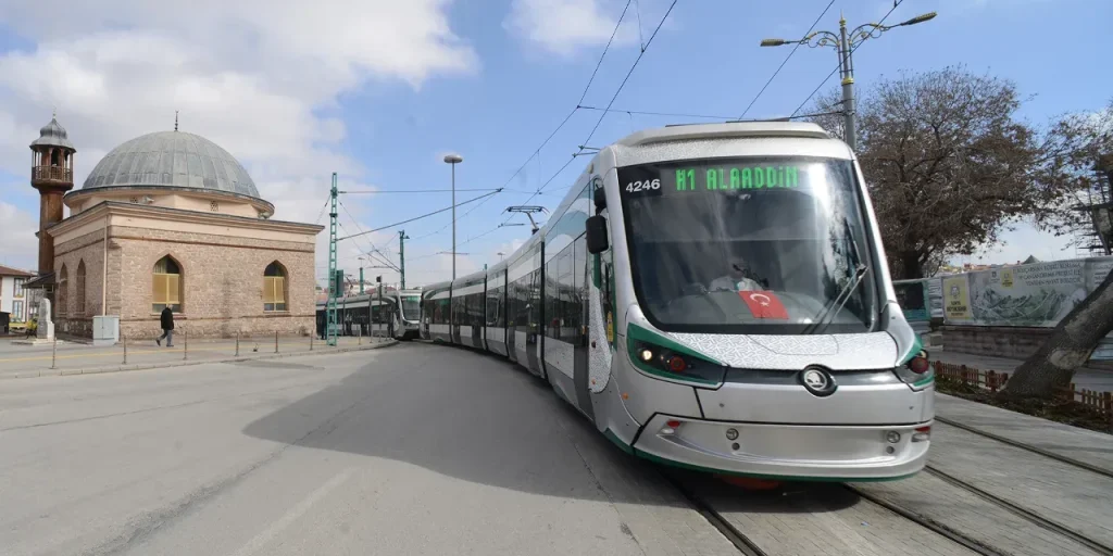 Konya mantiene la tariffa di trasporto studentesco a 9 lira, la più economica del paese