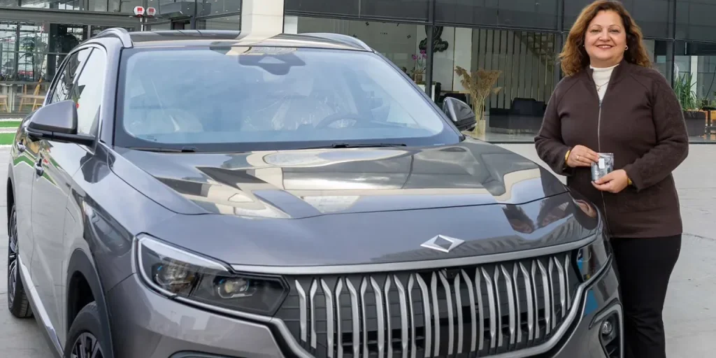 Sindaco di Afyonkarahisar, Burcu Köksal, acquista un veicolo Togg