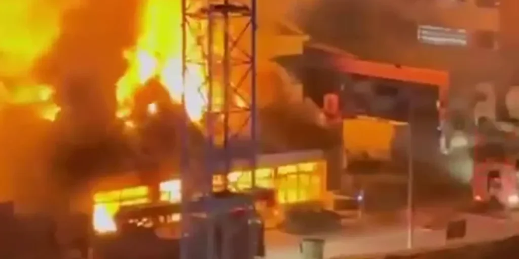Incendio in edificio a Iskenderun fermato prima di raggiungere distributore di carburante