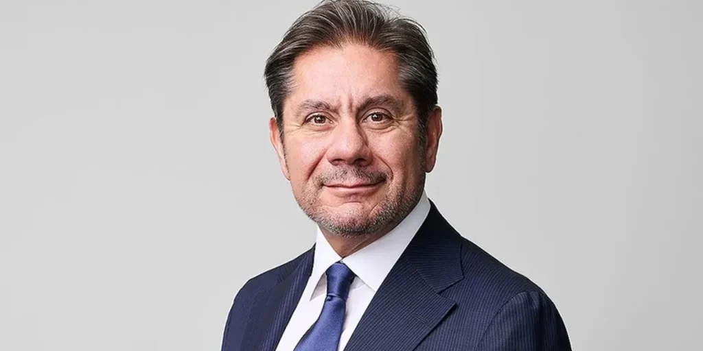 Akbank prevede crescita del 3,5 % nel 2025 grazie alla riduzione dei tassi di interesse