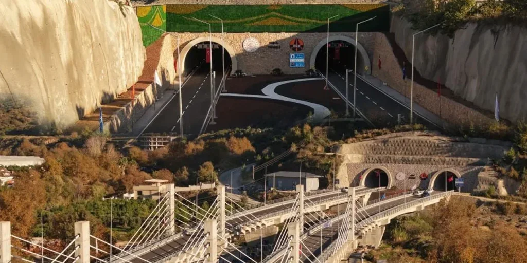 Alanya apre due nuovi progetti stradali che ridurranno tempi e costi di carburante