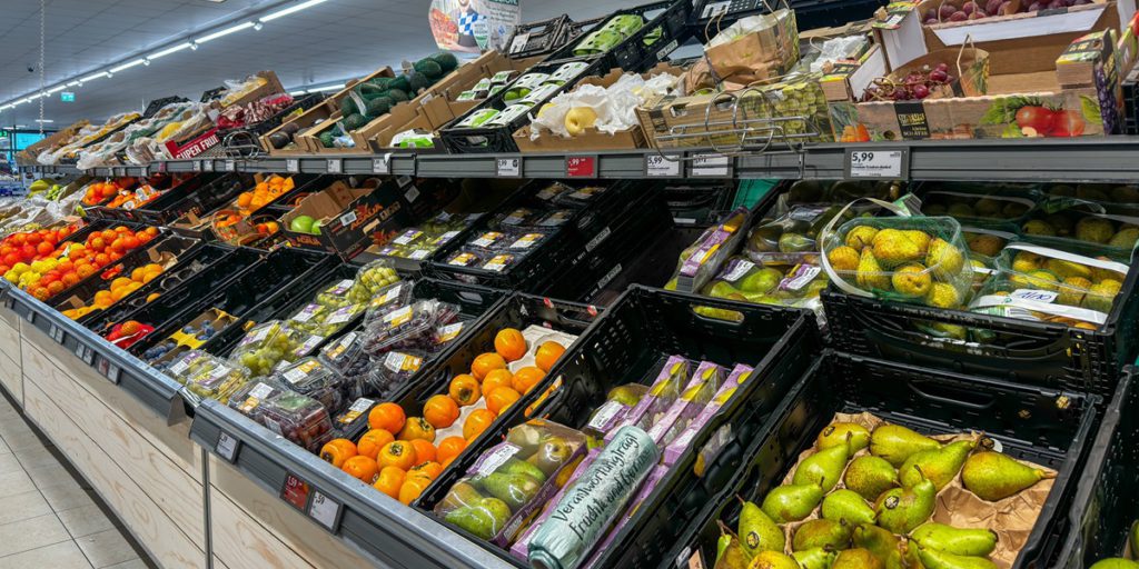 Polizia arresta uomo che ha contaminato frutta in un Aldi di Hesse con un liquido