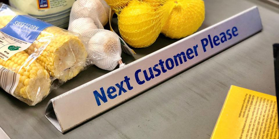 Separatore di prodotti al banco di cassa: obbligo di legge o semplice buona pratica