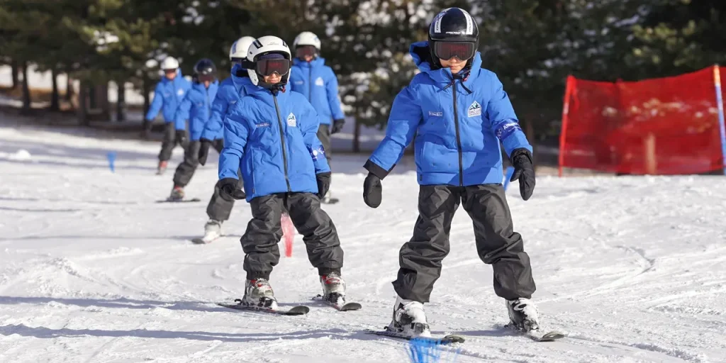 Allianz Türkiye lancia un progetto di 10 anni per formare tre ragazze senza esperienza di sci