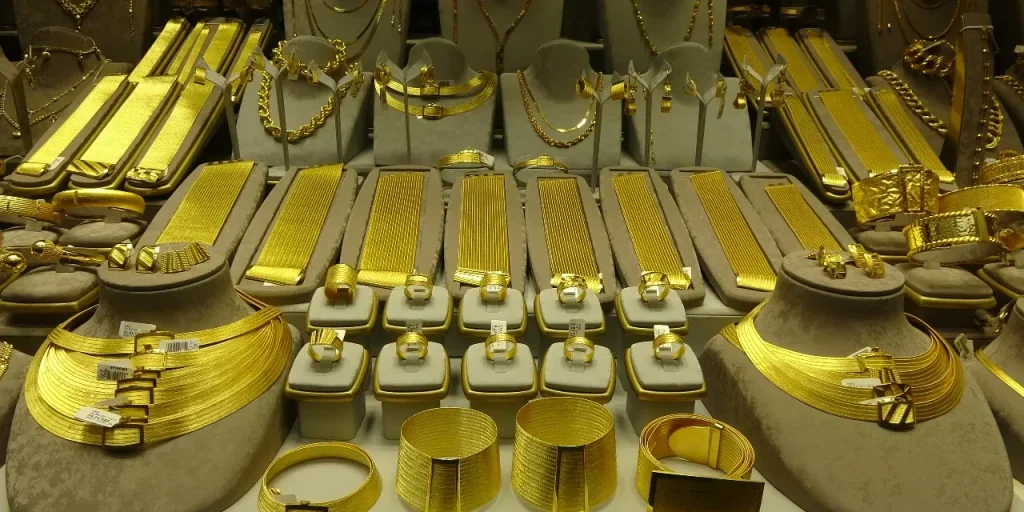 Prezzo dell'oro sale a 6.250 lira per grammo, bracciali Trabzon possono raggiungere 6 milioni di lira