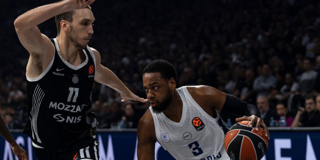 Anadolu Efes, Obradovic'in ekibine kaybetti