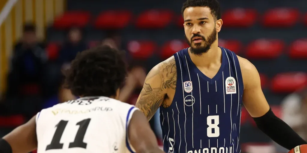 Anadolu Efes vince 87‑85 su Büyükçekmece Basketbol nella Turkish Super League