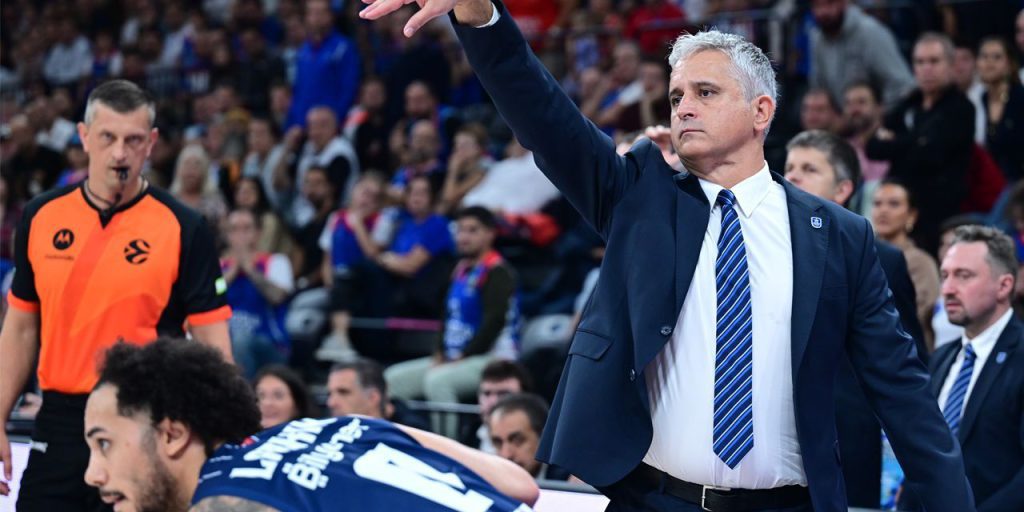 Anadolu Efes'te Kokoskov: Tüm sorumluluğu üstüme alıyorum