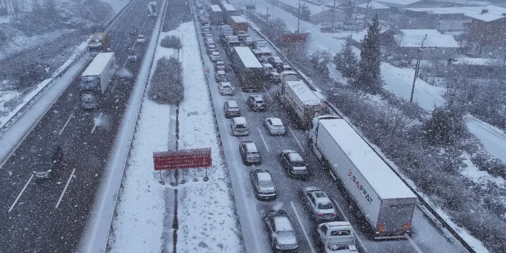 Anadolu Otoyolu verso Ankara chiuso a causa di un camion bloccato