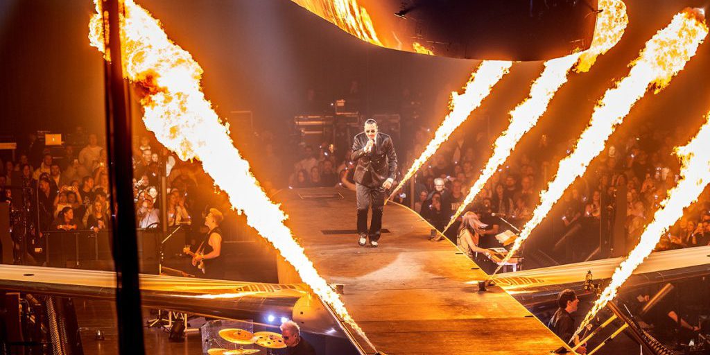 Apache 207 si esibisce con un palco unico nella Rudolf Weber Arena di Oberhausen