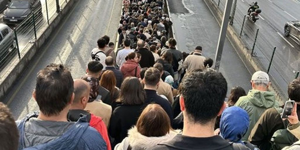 Istanbul in Stallo: la Crisi del Traffico Metropolitano
