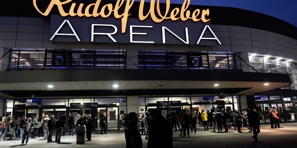 Rudolf Weber-Arena Oberhausen kündigt Konzert an – Fans fallen vom Glauben ab