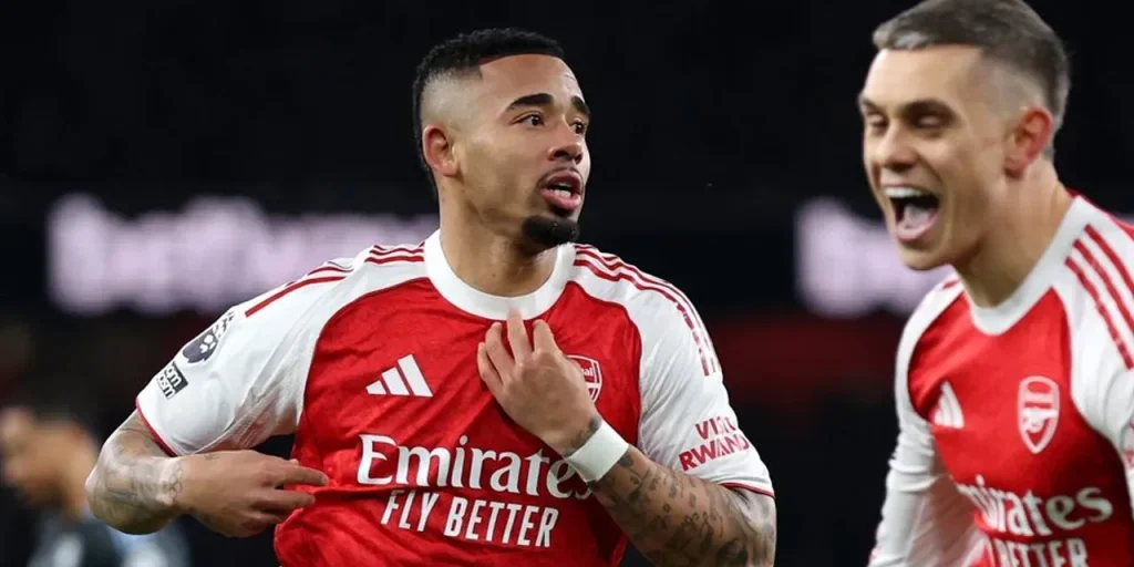 Arsenal vince 4‑1 contro Aston Villa, interrompe la serie di 11 vittorie dell’Aston Villa