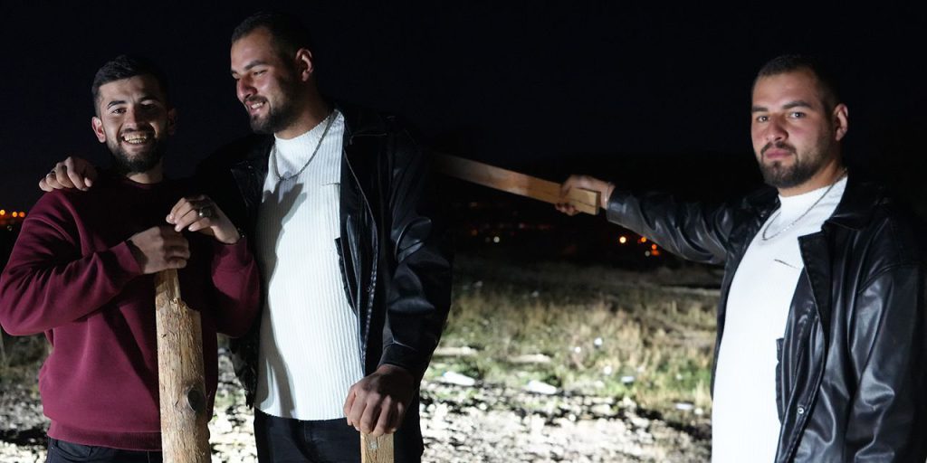 Atlarına bakmaya gitmişlerdi! Gece yarısı gördükleri karşısında donakaldılar