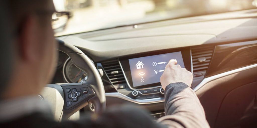 Cambiamenti per i guidatori nel 2026: costi più alti, nuove norme e rinnovo obbligatorio della patente