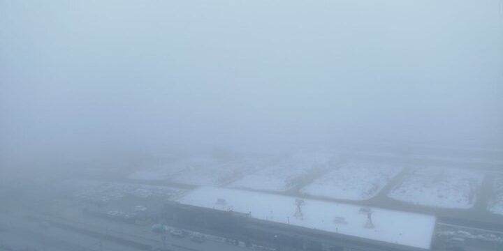 Nebbia Spettacolare a Novosibirsk: Impatto sulla Città e sulla Vita Quotidiana degli Abitanti