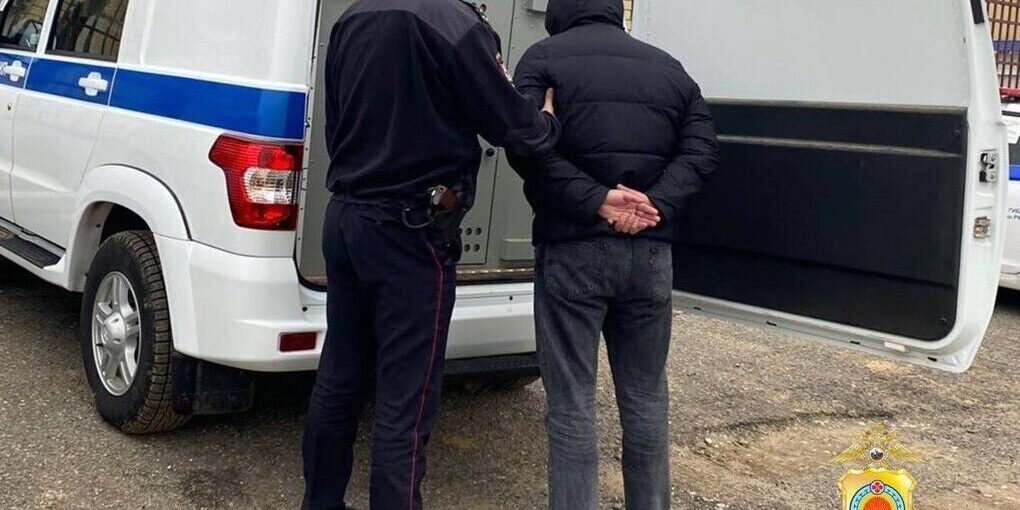 Калмыцкие полицейские задержали на территории соседнего региона мошенника, обманувшего жителя республики