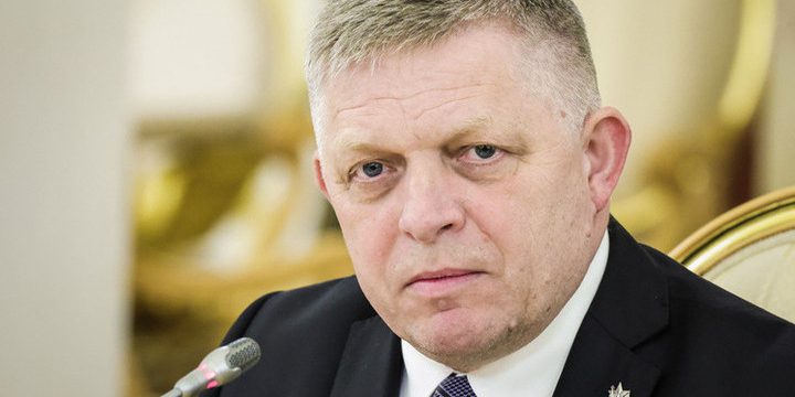 La Slovacchia Cambia Rotta: Aiuti Militari per Kiev dopo l'Elezioni di Fico