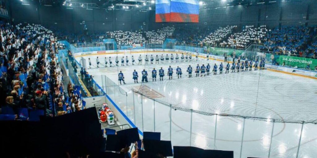 La Stagione di Hockey su Ghiaccio a Kaluga Si Apre con la Lega Nazionale Giovanile