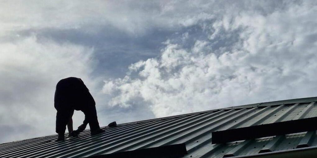 Дагестанские строители отремонтировали школу в Запорожской области после атаки беспилотника