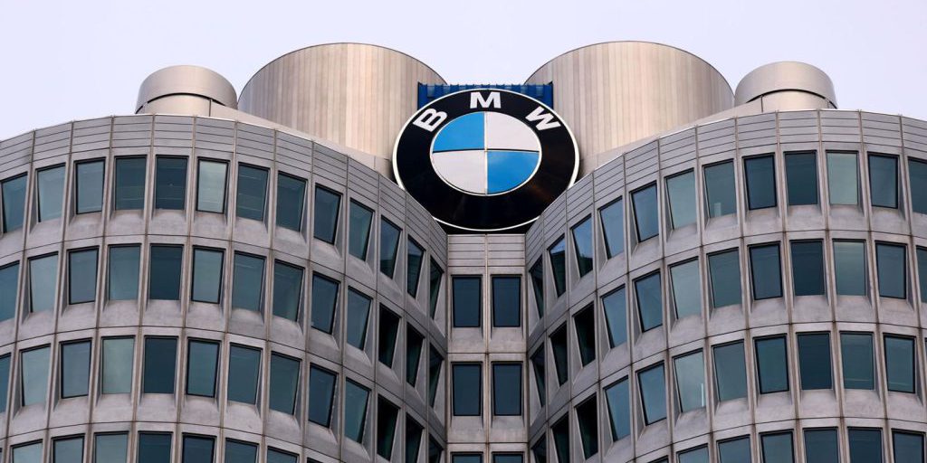 Bmw riduce le previsioni di profitto nonostante l'aumento delle vendite