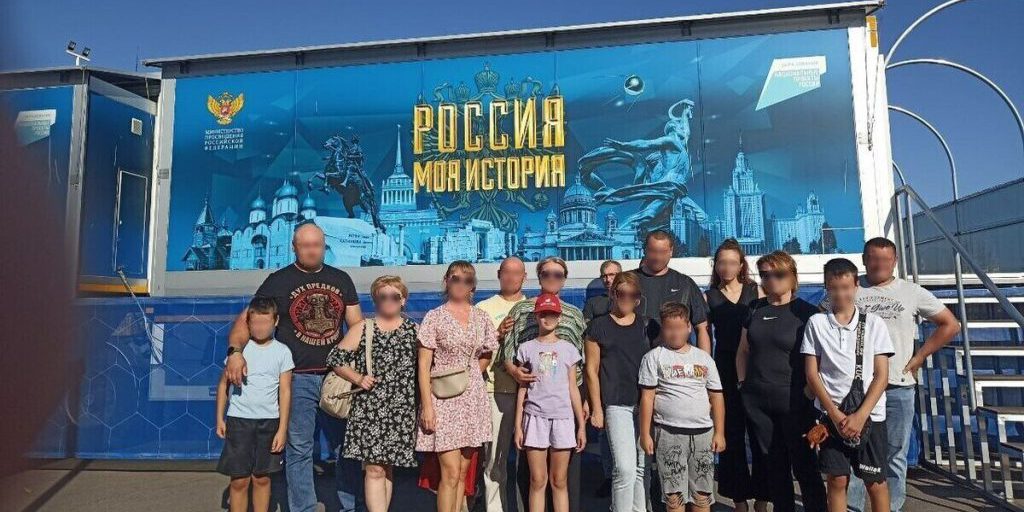 "Esperienza educativa e riabilitativa: detenuti visitano il parco storico 'Ucraina - La mia storia' nella regione di Zaporižžja"