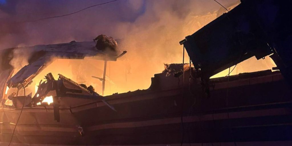 Attacco russo a treno passeggeri nella regione di Kharkiv: 3 morti e feriti