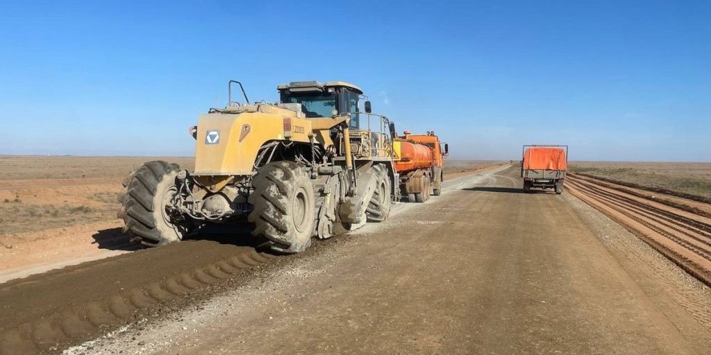 В Калмыкии отмечают День работников дорожной отрасли