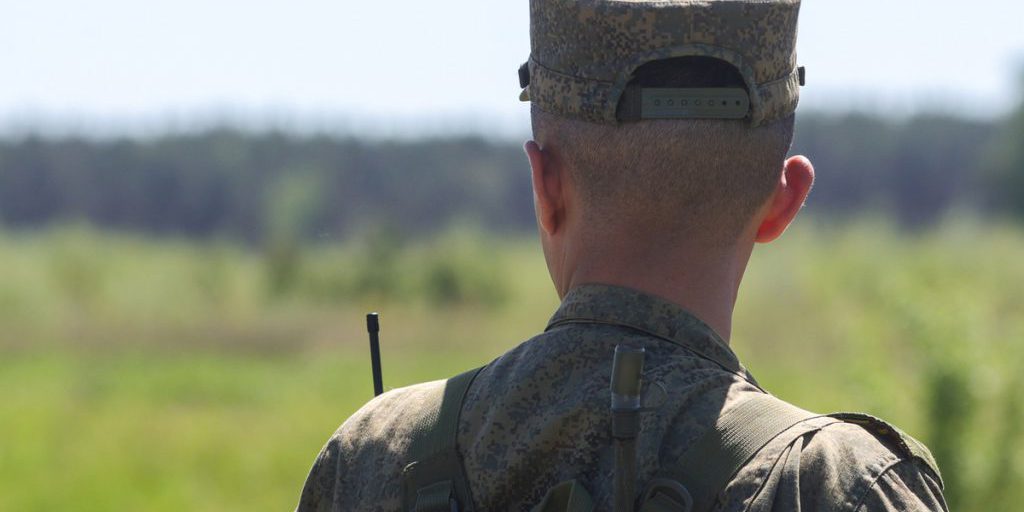 Minamento di bottiglie d'acqua durante il conflitto in Ucraina: tattica militare o minaccia per la popolazione civile?