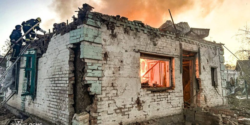 Russians strike Lozova in Kharkiv Oblast, injuring six people