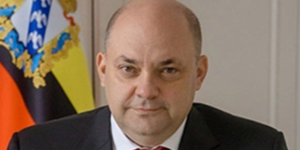 L'ex governatore della regione di Kursk, Alexey Smirnov, arrestato per corruzione: tutti i dettagli del caso.