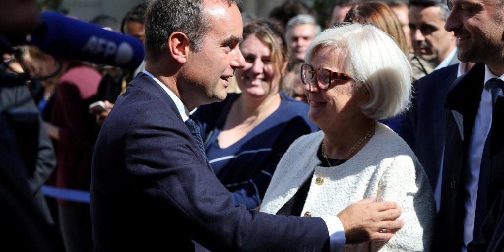 Inquiets de leur sort, en service minimum... Les ministres démissionnaires suspendus aux arbitrages de Lecornu