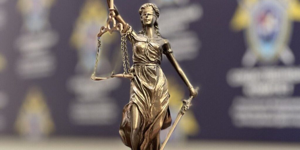 Processo per la morte di un minorenne a Makhachkala: un dipendente di società di ascensori accusato di negligenza