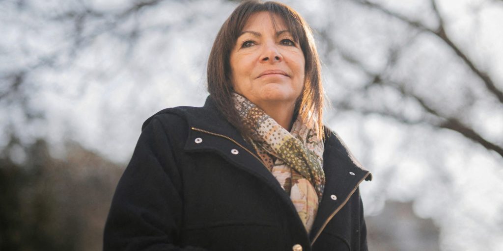 De polémique en discrédit, la fin de règne crépusculaire d’Anne Hidalgo à la mairie de Paris