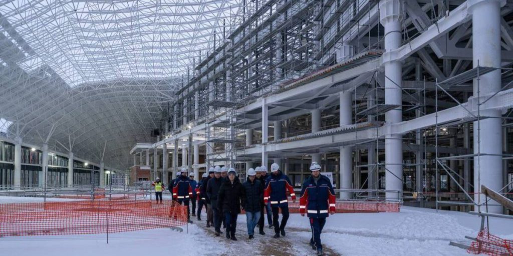 Губернатор оценил обновленные и строящиеся объекты в Новом Уренгое