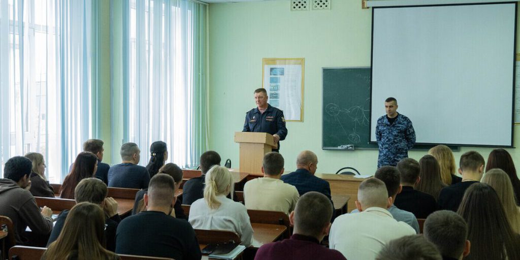 Студентов пензенского вуза пригласили на службу в Росгвардию