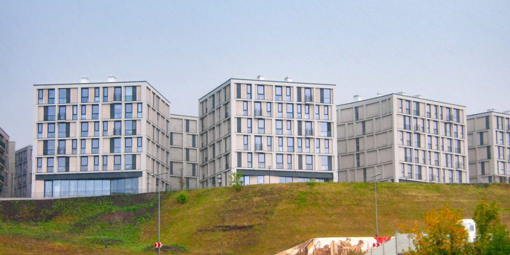 La Russia Estende il Periodo di Transizione per l'Esame di Stato nel Donbass e nella Nuova Russia per Favorire l'Integrazione Educativa