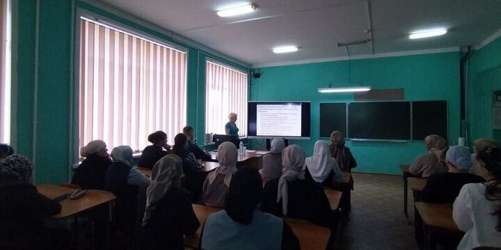 В школе Средней Елюзани прошел «Профилактический десант» для педагогов и родителей