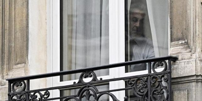 Nicolas Sarkozy a quitté le tribunal après sa convocation en vue de son incarcération ; la date de celle-ci n’a pas été rendue publique