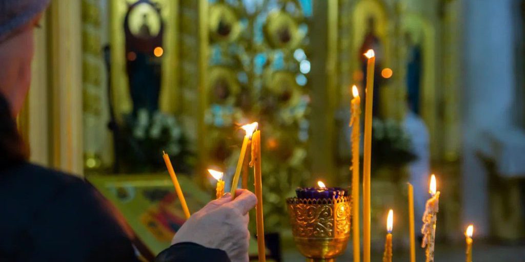 La Chiesa Ortodossa Russa e il Matrimonio tra Genitori Adottivi: Una Questione di Fede e Benessere Familiare