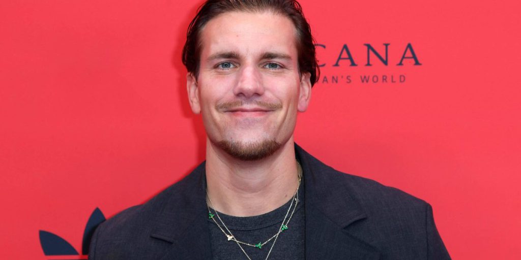 Felix Stein è pronto a incontrare nuove persone, ma solo di persona