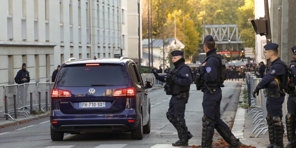 Attacco a laboratorio di metalli preziosi a Lione: ladri armati colpiscono azienda specializzata nella pulizia di metalli preziosi in Francia